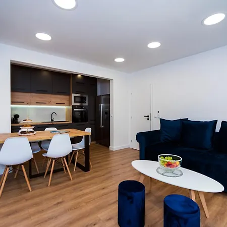 M&M Pelivan Apartments Solin Exterior photo