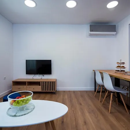 M&M Pelivan Apartments Solin Exterior photo