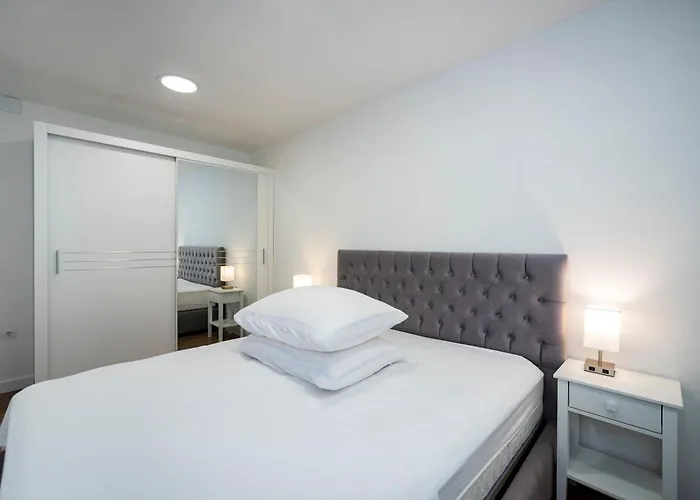M&M Pelivan Apartments