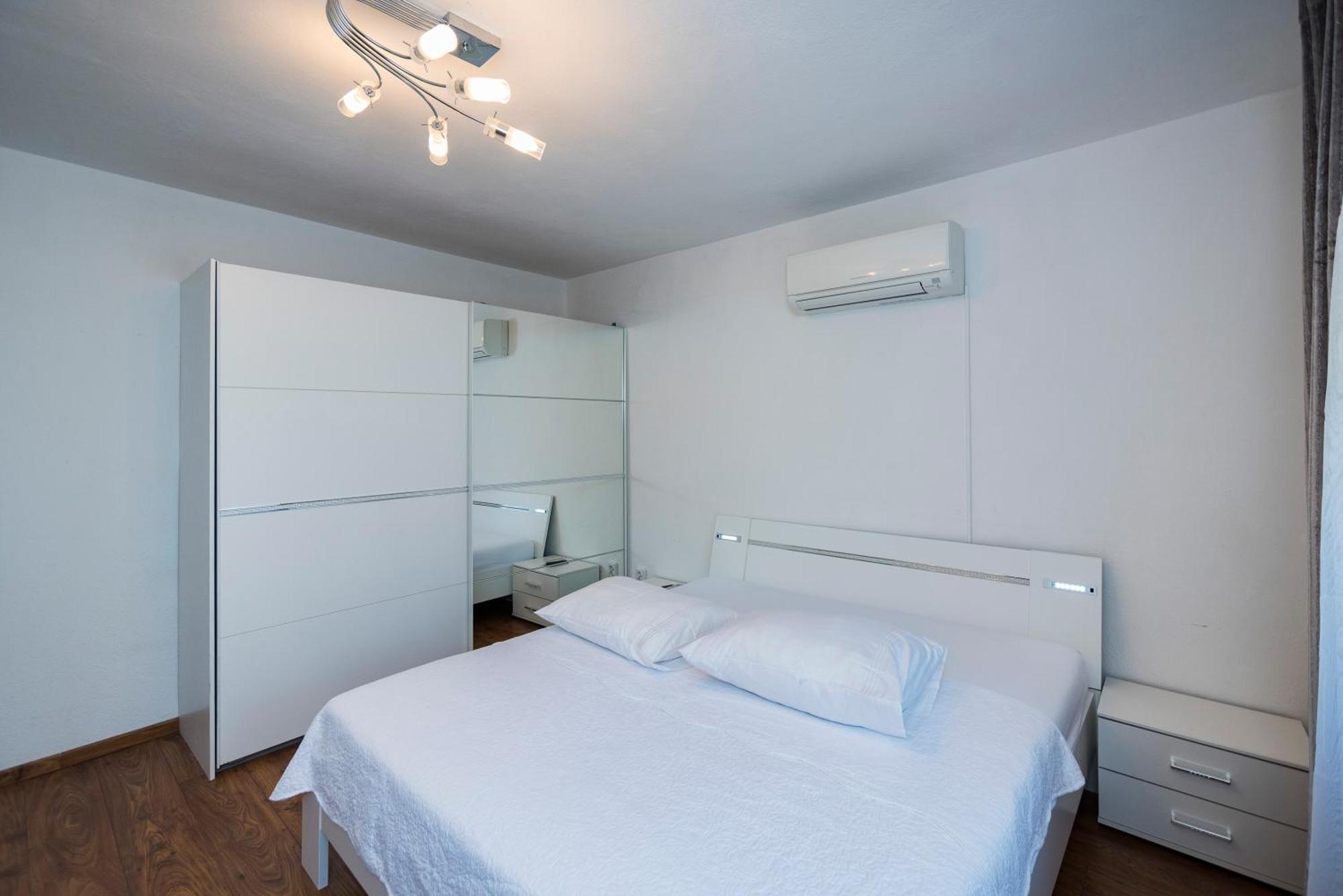 M&m Pelivan Apartment *